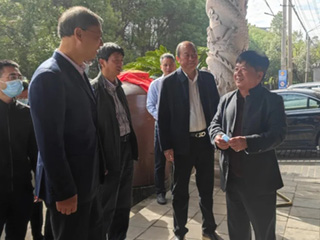 福建省政协副主席、党组副书记张兆民视察调研双龙戏珠酒业