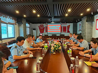 市场质量监督管理局普法座谈会 ---走进双龙戏珠酒业